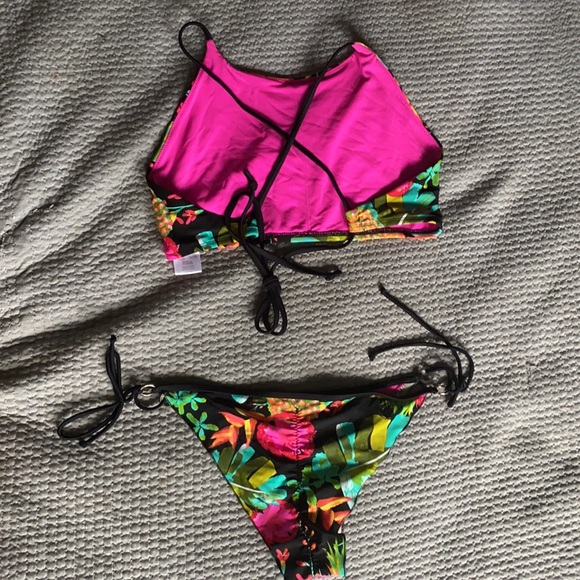 Bikini set - Picture 2 of 2